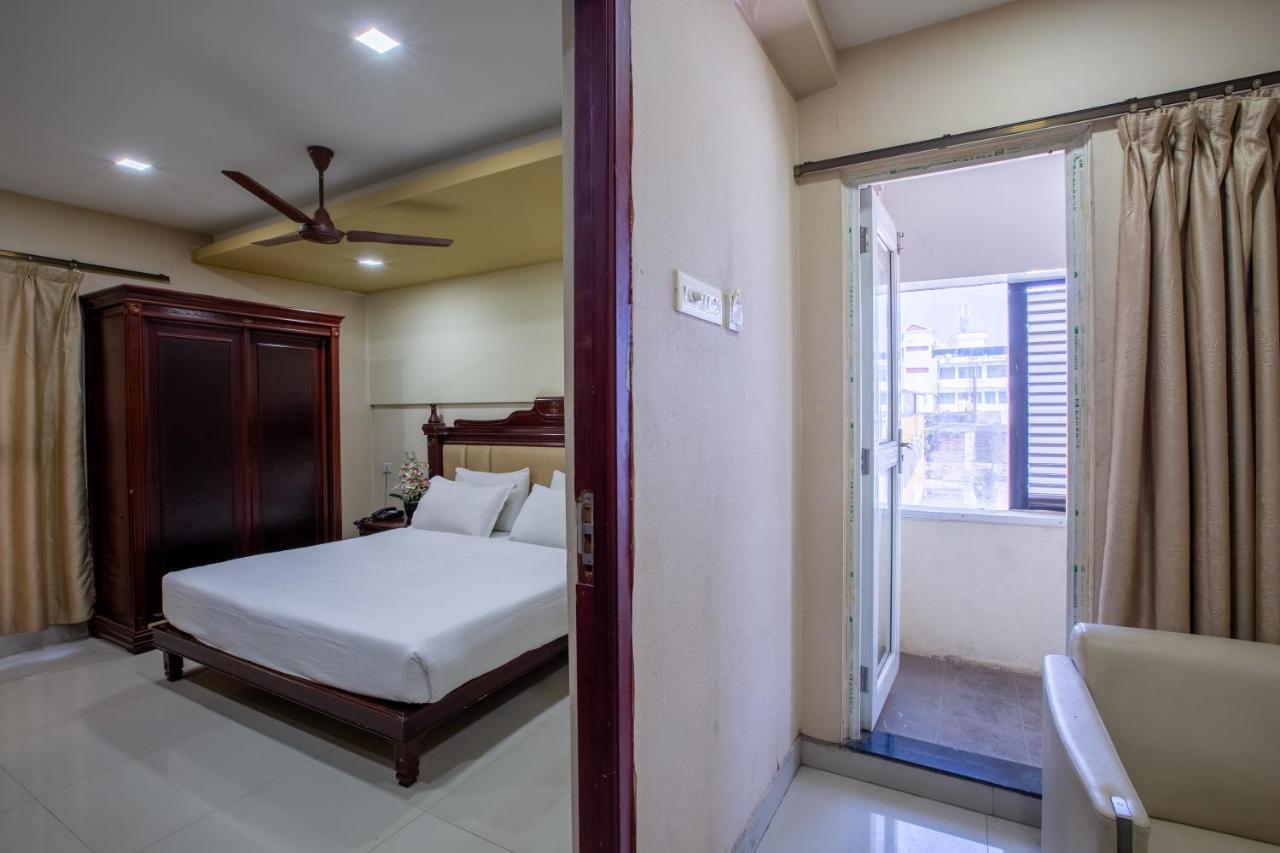 Svs Grande Hotel Pudukkottai Exterior photo