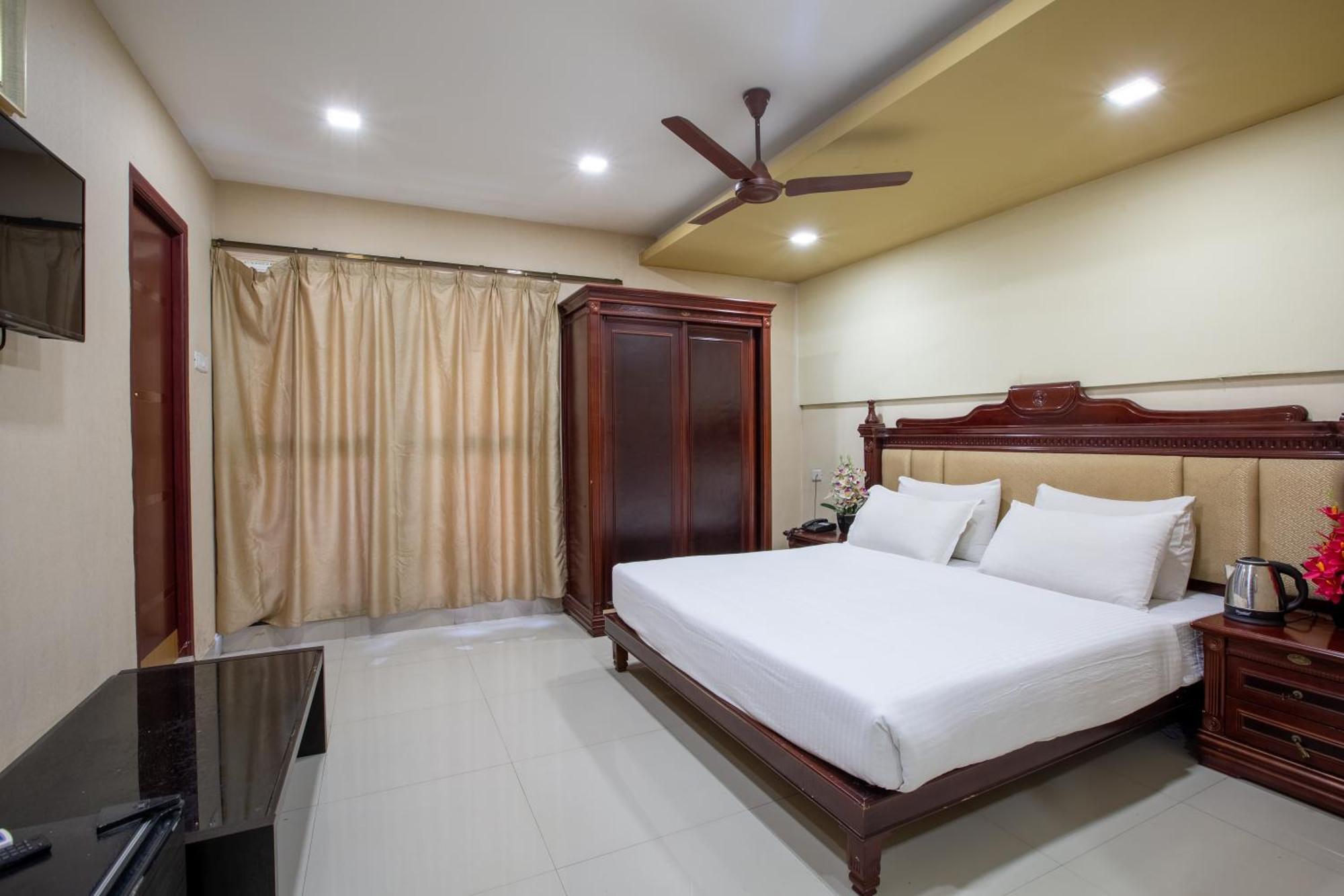 Svs Grande Hotel Pudukkottai Exterior photo